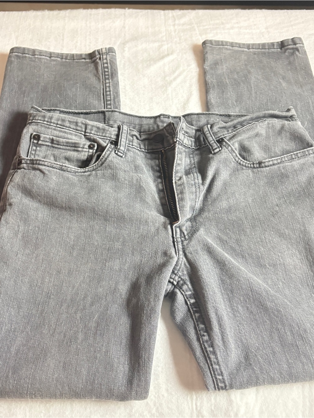 Levi's Slim Straight Jeans in Faded Gray - Picture 3 of 9